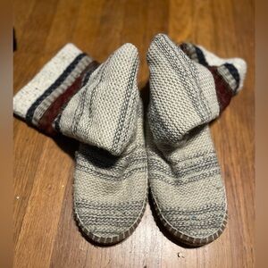 8 Muk Luks Knitted Calf Boots
